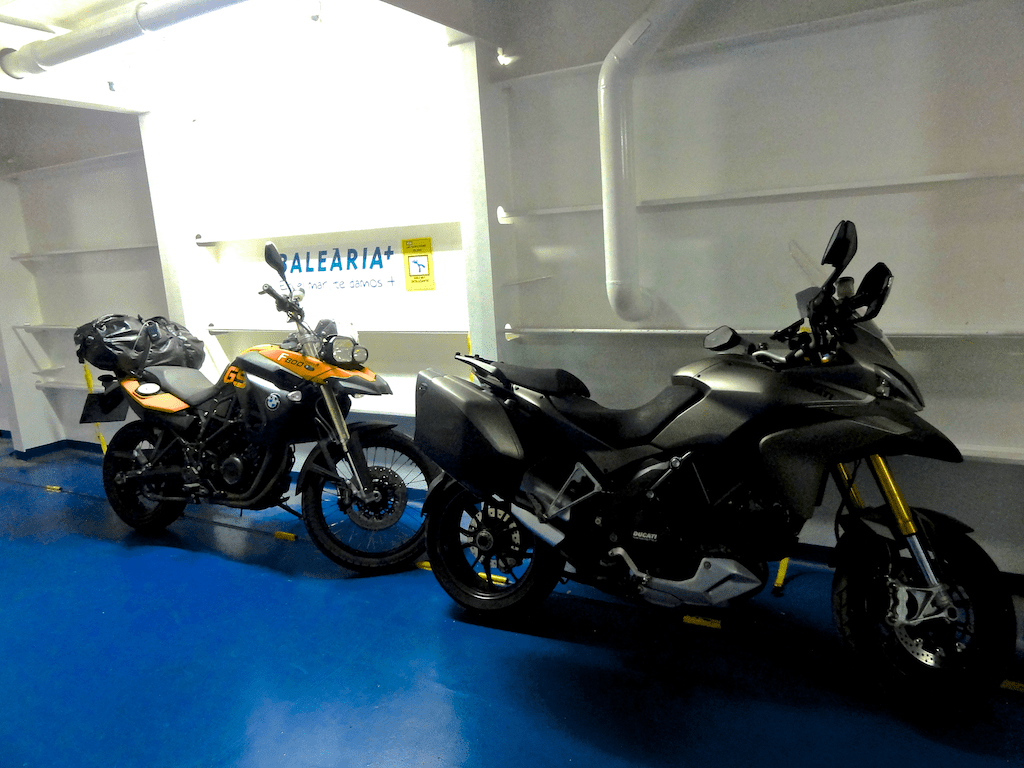 Bikes auf der Fähre