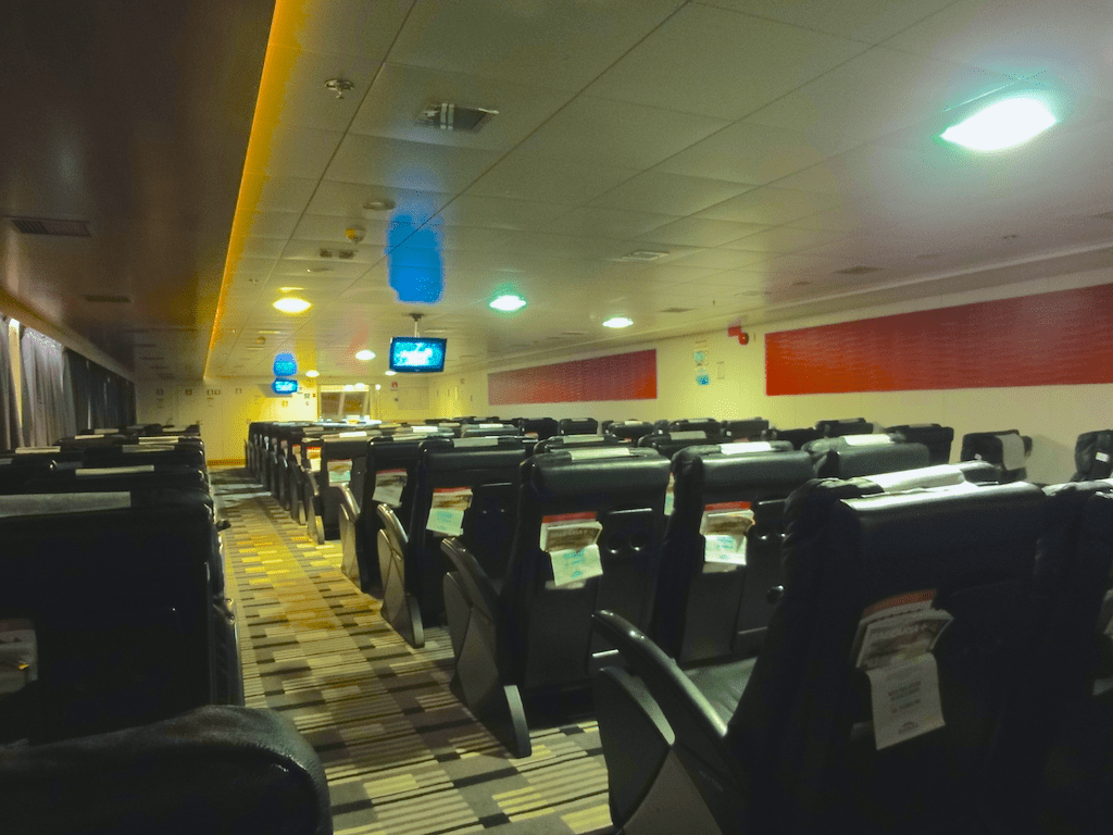 Die Sitze sehen gemütlich aus