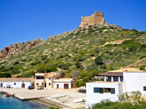 Hafen und Burg von Cabrera