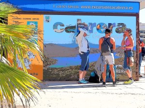 Doris, Heike und Caroline warten auf die Abfahrt nach Cabrera