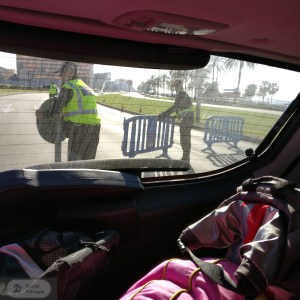 Der Tag geht gut los - unser Auto darf als letztes bevor der Strecke gesperrt wird ins Parkhaus in Palma