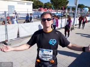 Trainiert, voller Energie und mit der Kraft der Sonne - Kann losgehen - Rainer vor dem Start zum Lauf in Palma