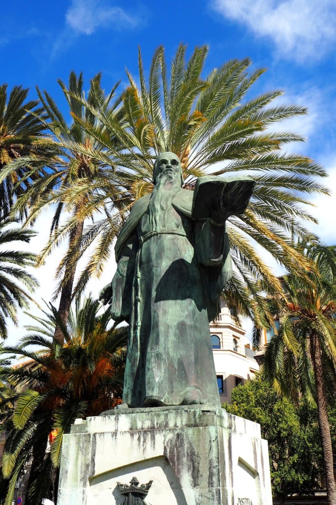 Statue Ramon Llull in Palma
